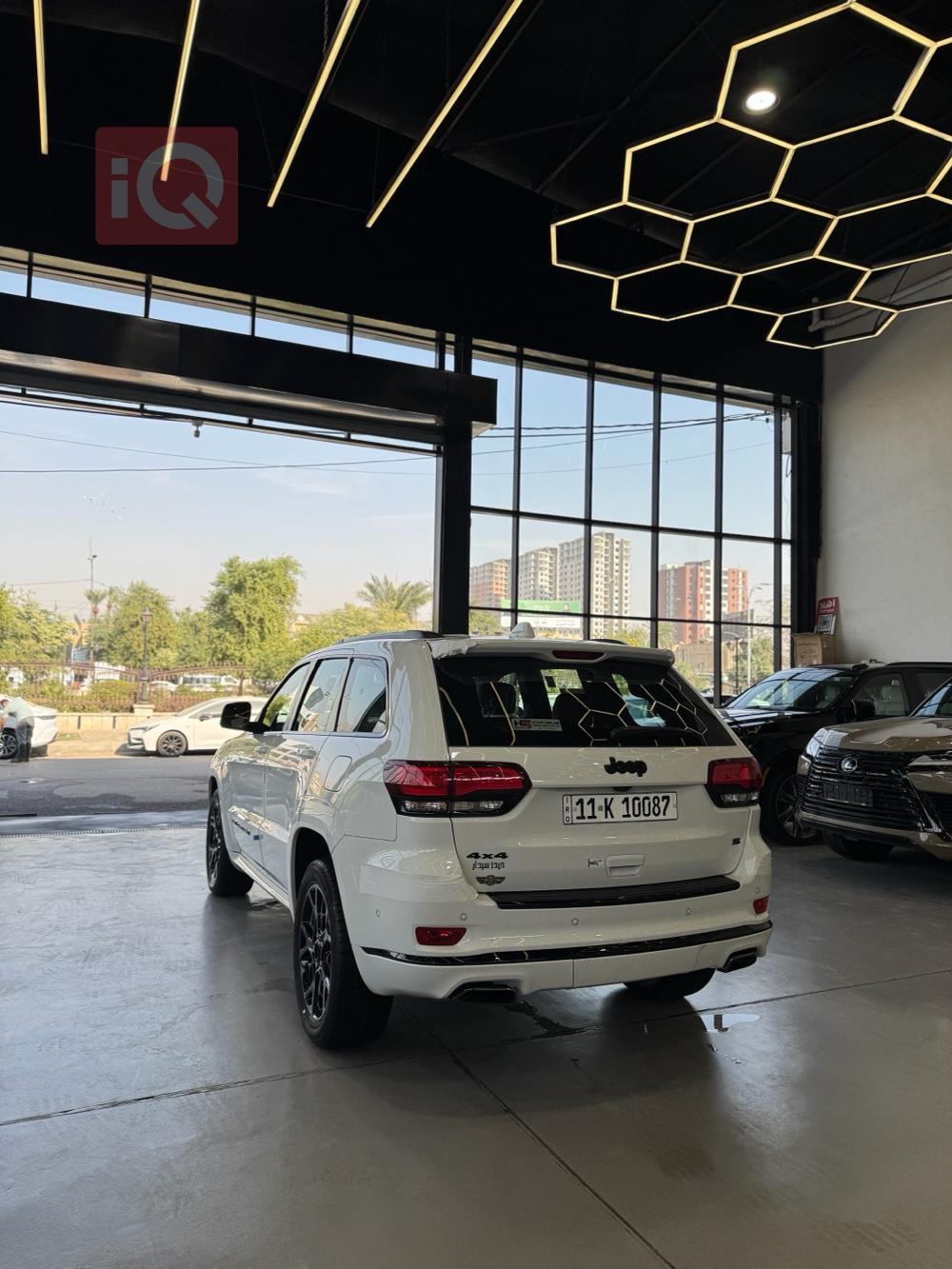 جیپ گراند شیرۆکی